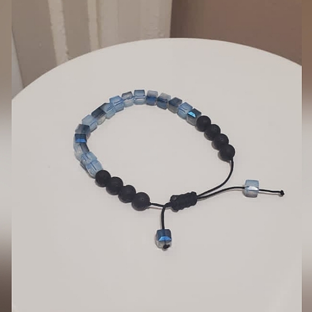 Glass Beads Bracelet. 🌴